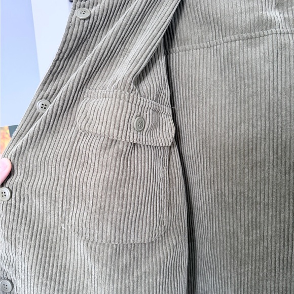 ✨2/$60✨Love Tree Green and Cream Plaid Jacket- reversible - Picture 4 of 4